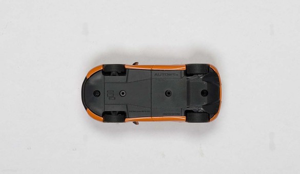 Minichamps 1/43 - McLaren MP4-12C Volcano Orange