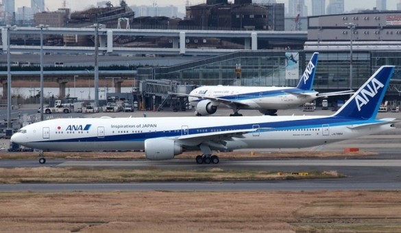 ANA All Nippon Boeing 777-300ER JA798A diecast Phoenix 11585 scale 1400  