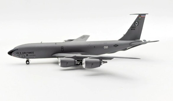 US Air Force USAF Boeing KC-135R Stratotanker 752 with stand IF135USA100R InFlight200  Scale 1:200