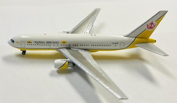 Royal Brunei Airlines Boeing 767-200 V8-MHB Aero Classics AC411235 Scale 1:400