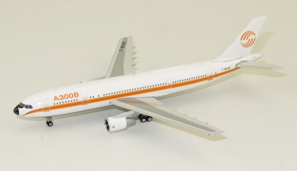 Airbus A300B4 (1970's Delivery Colors) F-WUAB Phoenix scale 1:400