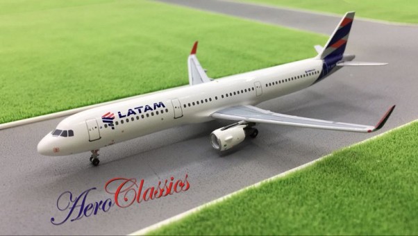 LATAM A321 Reg# CC-BEP Aero Classics Scale 1:400