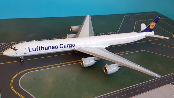 Lufthansa Cargo Douglas DC-8-73(F) D-ADUE stand InFlight B-DC8731017A scale 1:200 