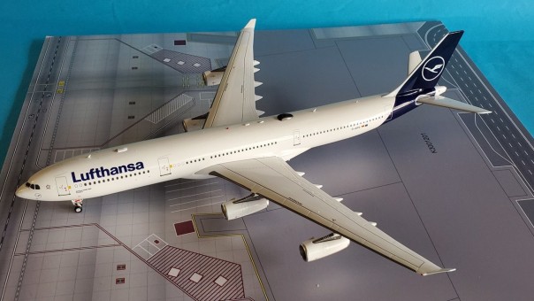 New Livery Lufthansa Airbus A340-313 D-AIFD With Stand JF-A340-003 scale 1:200