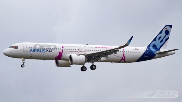 Airbus A321neoLR “Now Flying Longer Range” D-AVZO w/Ant.JC4AIR089 JCW 1:400