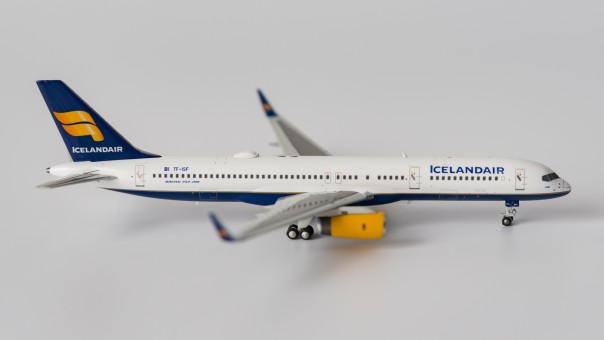  Icelandair 752 TF-ISF NG 53026 models scale 1:400