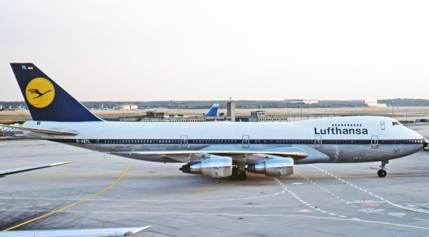Lufthansa Boeing B747-230C D-ABYL  BBX416662 Bluebox  Scale 1:400