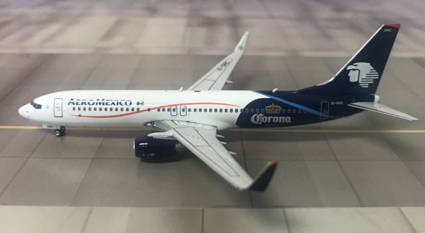 AeroMexico Boeing 737-800 Corona beer registration EI-DRC die cast Phoenix 04157 scale 1:400