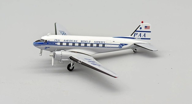 Pan Am Douglas DC-3-228F NC33611 With Stand IFDC3PA0124 Inflight200 Scale 1:200