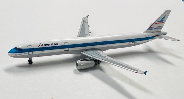 American Airline Piedmont Livery Airbus A321 N581UW Bluebox BBX41674 Scale 1:400