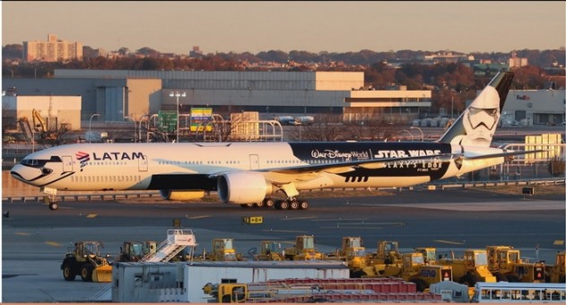LATAM  Stormtrooper Plane 777-300ER PT-MUA scale 1:400  scale 1:400    