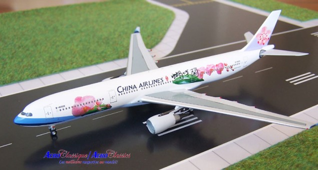 China Airlines Blossom A330-300 B-18305 1:400