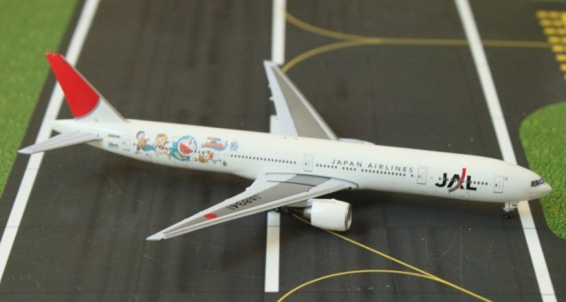 JAL Japan Airlines B777-346 "Doraemon" JA8941
