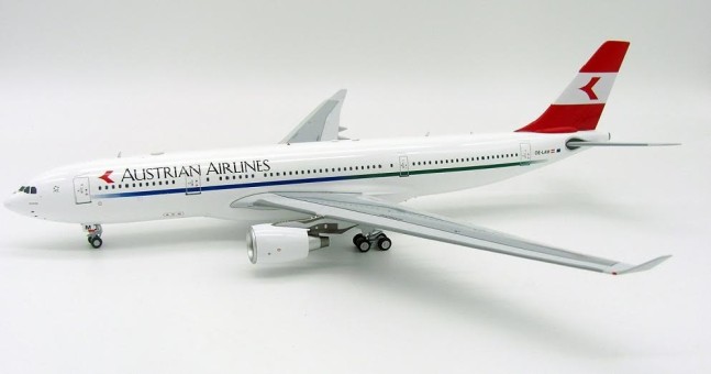 Austrian Airlines Airbus A330-200 OE-LAM stand InFlight IF3320217 1:200 