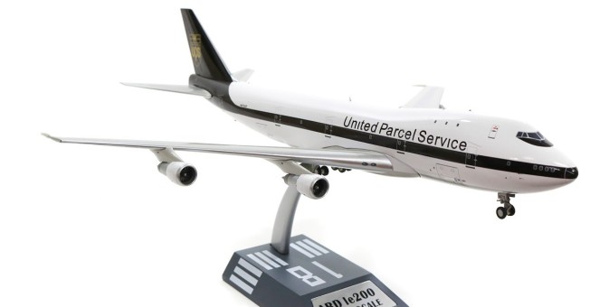 UPS Boeing 747-100 N681UP With Stand ARDLE002 Scale 1:200 