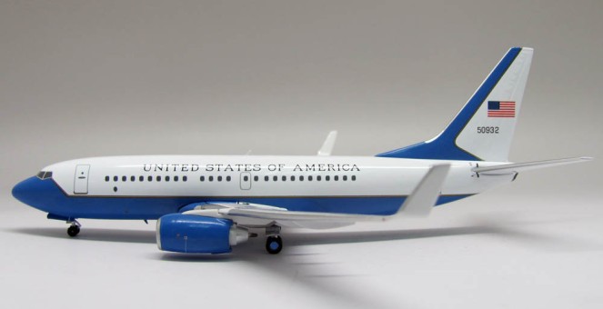 USAF Transport 737  C-40C Aviation 1:200 die cast model