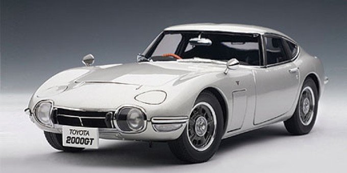 Silver Toyota 2000 GT Coupe (Upgraded) 1967 AUTOart 78748 Scale 1:18