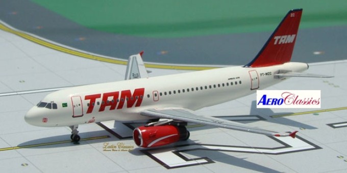 TAM Linhas Aereas  Airbus A319-132 Reg. PT-MZC