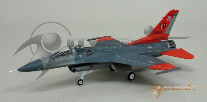 Sale! US Air Force F-16 Falcon "Victim Viper" AF80-0541, WTY72010-032 1:72 (