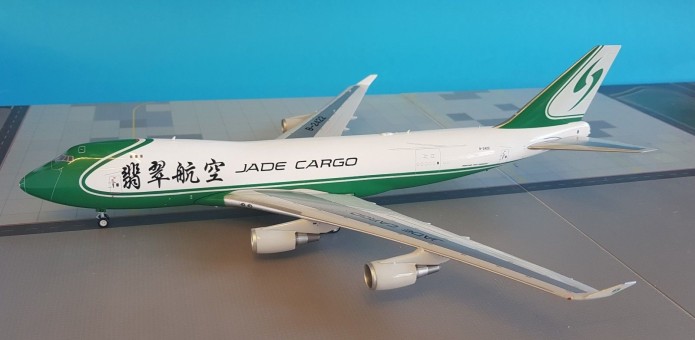 Jade Cargo International Boeing 747-400 B-2422 W/Stand IF744JI001 InFlight Scale 1:200