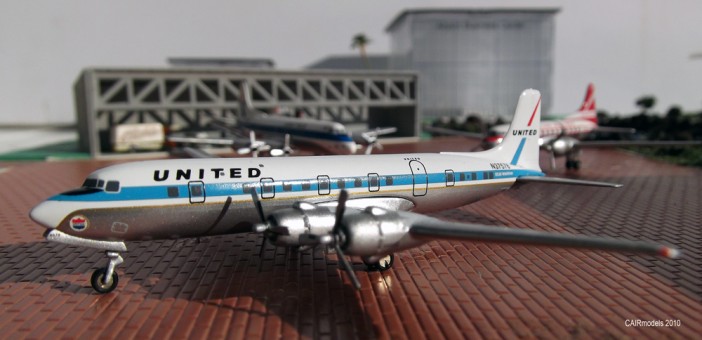 United  Airlines DC-6 "Mainliner Colors"