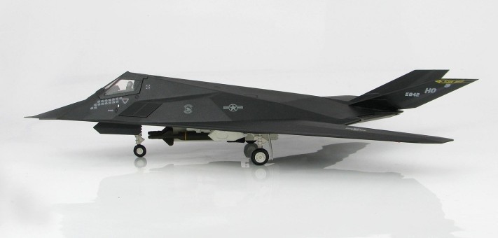 F-117A Nighthawk "OIF" 88-0842, 8th FS, Holloman AFB 2003 Hobby Master HA5803 Scale 1:72