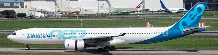 Airbus Industrie Airbus A330-941 Reg: F-WTTN AV4421 Aviation Models 1:400