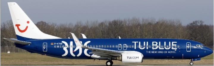 TUI Boeing 737-800 Scimitars Reg# D-ATUD Blue Hotels JC Wings XX4682 Scale 1:400
