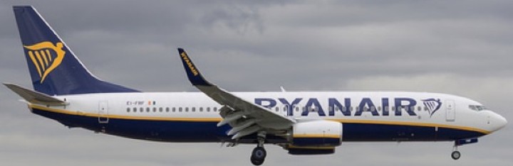 Ryanair Boeing 737-800 Winglets Registration EI-FRF JC Wings JC4RYR701 Scale 1:400