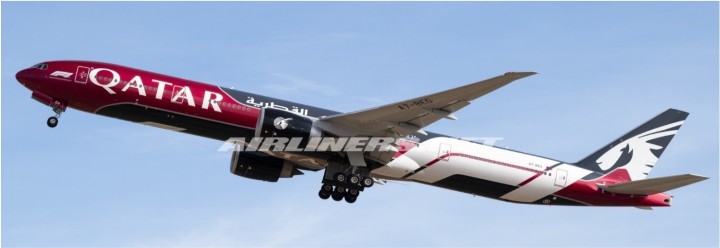 Qatar Airways Boeing 777-300ER Formula 1 Reg: A7-BEG Flaps Down With Antenna XX40844A JCWings 1:400