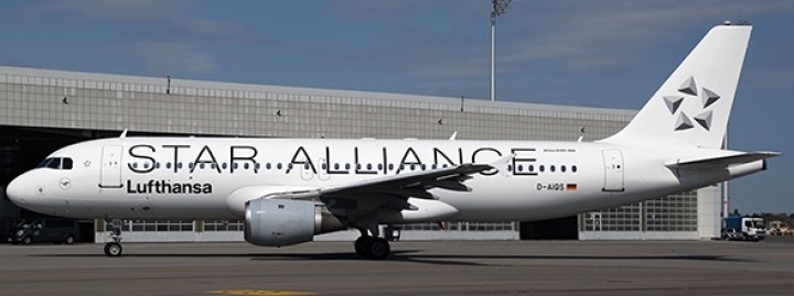 JC Wings Lufthansa Airbus A320-200 Star Alliance D-AIQS 1/400 XX4075 