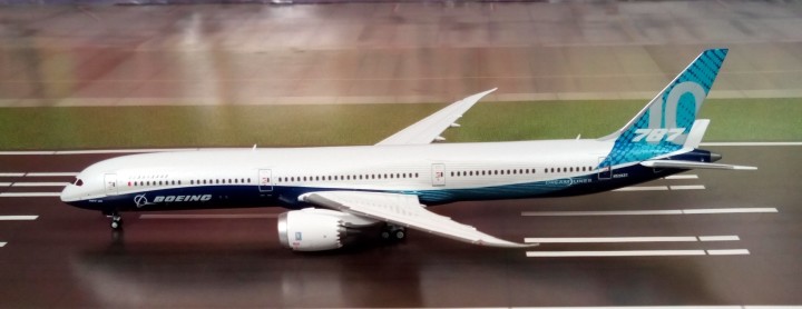 New Mould! Boeing House 787-10 Reg# N528ZC JC Wings JC4BOE112 1:400 