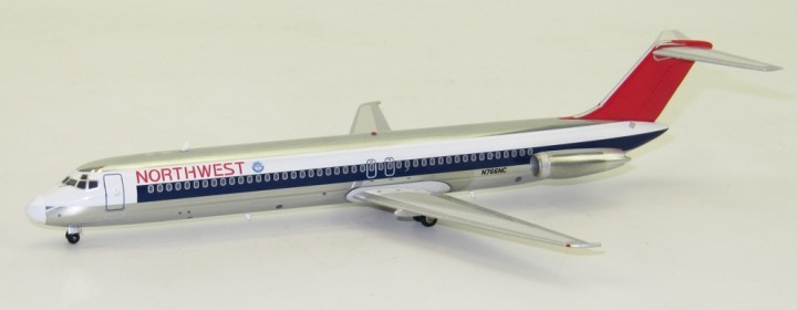 Northwest McDonnell Douglas DC-9-51 N787NC with stand Inflight IF951NW001P scale 1:200