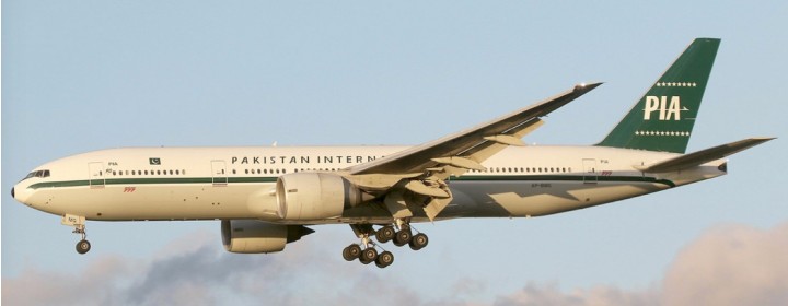 PIA Pakistan Boeing Retro 777-200ER Reg# AP-BMG JC4PIA308 JCWings Scale 1:400