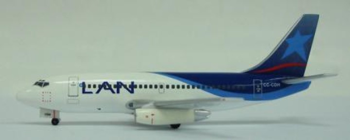 LAN Airlines Boeing 737-200 Reg# CC-CDH 1:400