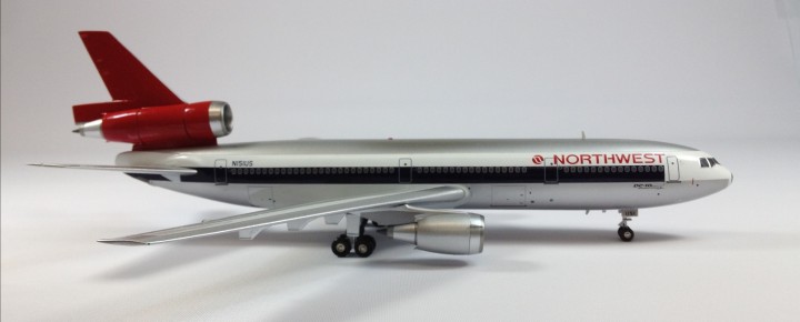 Northwest DC-10-40 N151US Scale 1:200