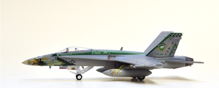 U.S. Navy F/A-18C  “VFA-195 DAMBUSTERS CHIPPY HOLL”   Scale 1:200
