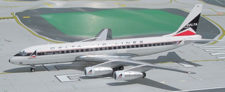 Delta DC-8-11 "Fanjet" on widget tail Reg# N818E Western Models 1:200 