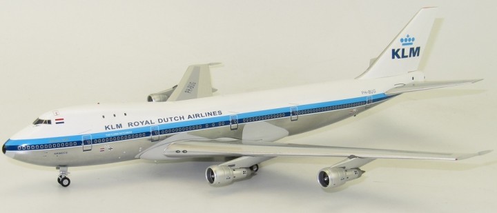 Dual Viasa/KLM Boeing 747-200 Reg# PH-BUG Stand IF7420217A Scale 1:200