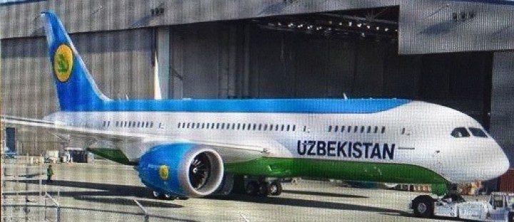 Uzbekistan Boeing 787-8 Dreamliner Reg# UK78701 With Stand JC4UBZ711 Scale 1:400