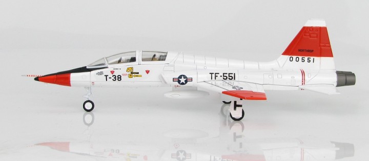 T-38A Edwards Air Force Base, California, 1961 Hobby Master Scale 1:72 HA5403