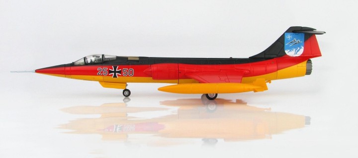 Luftwaffe F-104D JG 34 25th Anniversary 1984 Hobby Master HA1040 scale 1:72