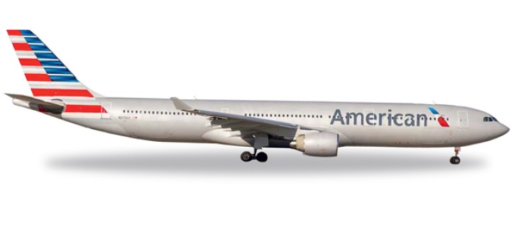 American Airlines Airbus A330-300 Reg# N270AY Herpa 527392 Scale 1:500 HE527392