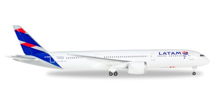 Latam Boeing 787-9 Dreamliner Reg# CC-BGB Herpa Die-cast 530231 Scale 1:500