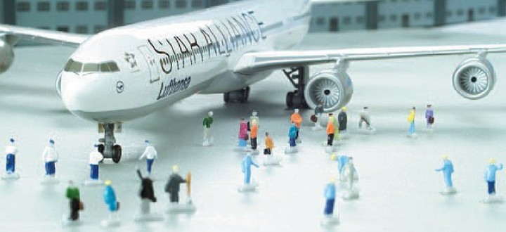 Accessories: Various people  1:400 Scale by Herpa Wings 