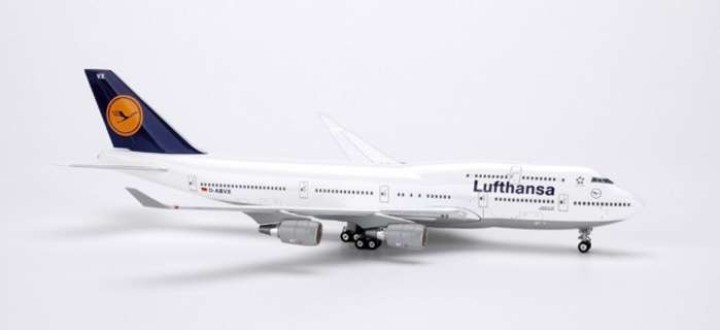 Lufthansa B747-400