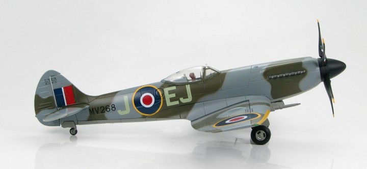 Spitfire Mk..XIIV HA7112 Duxford Flying Legends Air