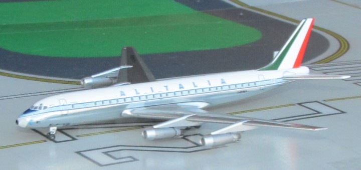 Alitalia DC-8-50  Reg# I-DIWA Aeroclassics Scale 1:400