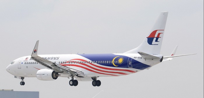 Details about   Phoenix 1:400 Malaysia Airlines Boeing 737-800 9M-MXB Model Plane PH10787