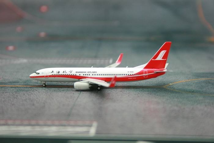 Phoenix Models Shanghai Airlines 上海航空 B737-800 Reg# B-5548 w  
